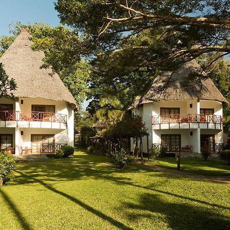 Neptune Village Beach Resort & Spa Galu Ngoại thất bức ảnh