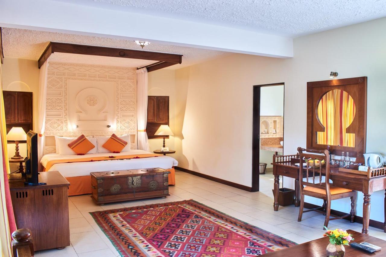 Neptune Village Beach Resort & Spa Galu Ngoại thất bức ảnh