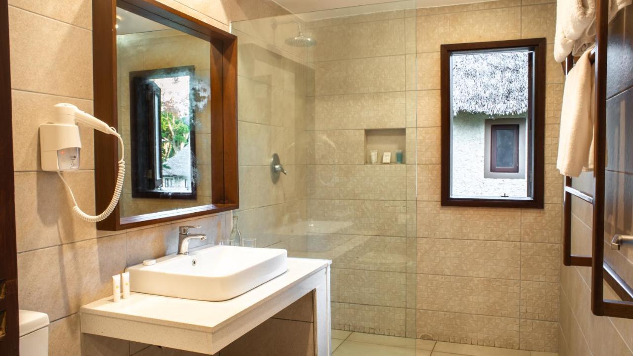 Neptune Village Beach Resort & Spa Galu Ngoại thất bức ảnh