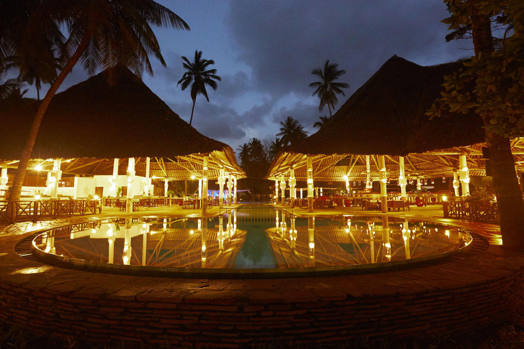 Neptune Village Beach Resort & Spa Galu Ngoại thất bức ảnh