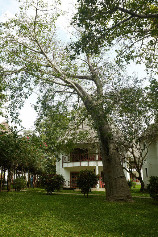 Neptune Village Beach Resort & Spa Galu Ngoại thất bức ảnh