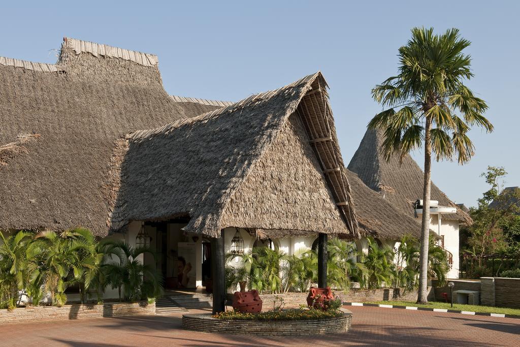 Neptune Village Beach Resort & Spa Galu Ngoại thất bức ảnh