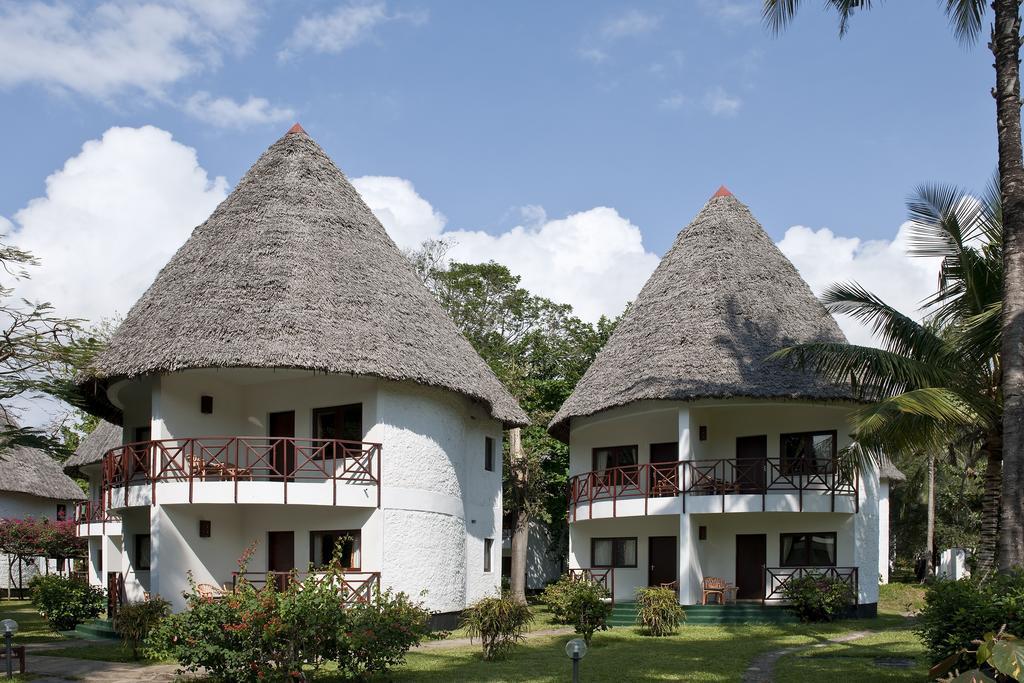Neptune Village Beach Resort & Spa Galu Ngoại thất bức ảnh