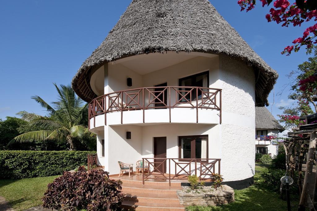 Neptune Village Beach Resort & Spa Galu Ngoại thất bức ảnh