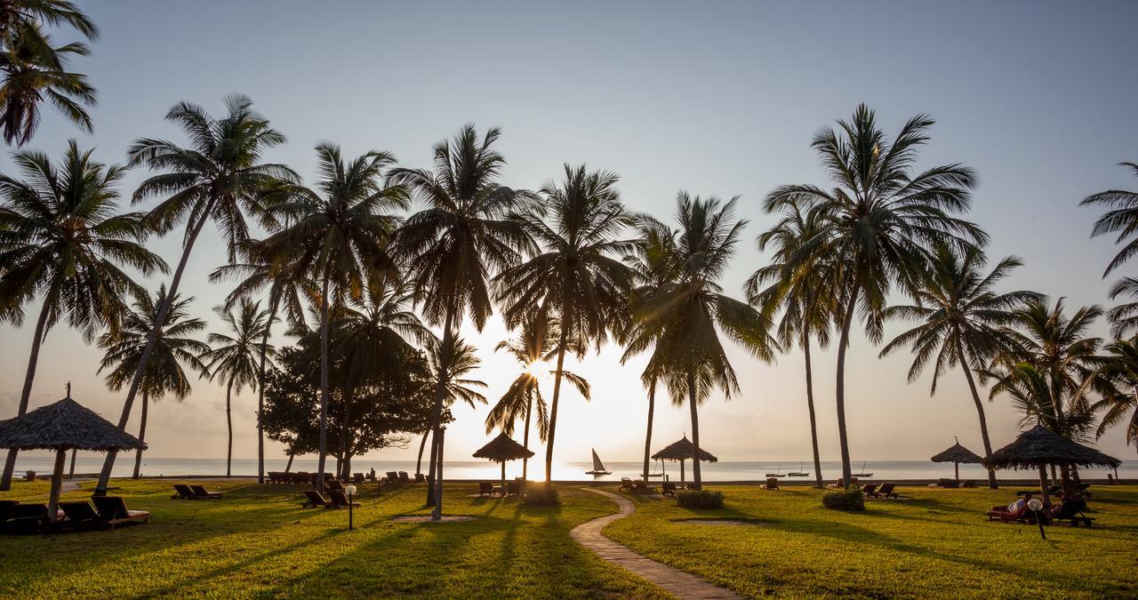Neptune Village Beach Resort & Spa Galu Ngoại thất bức ảnh