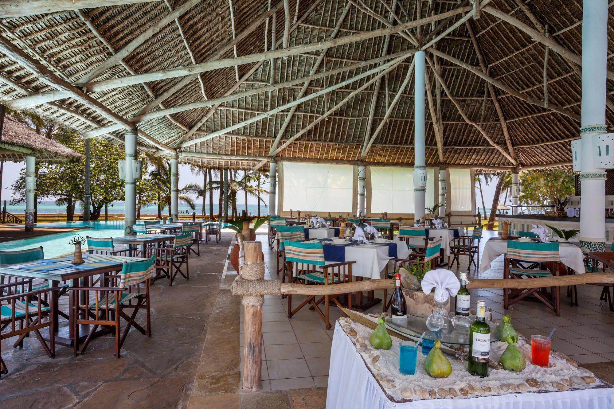 Neptune Village Beach Resort & Spa Galu Ngoại thất bức ảnh