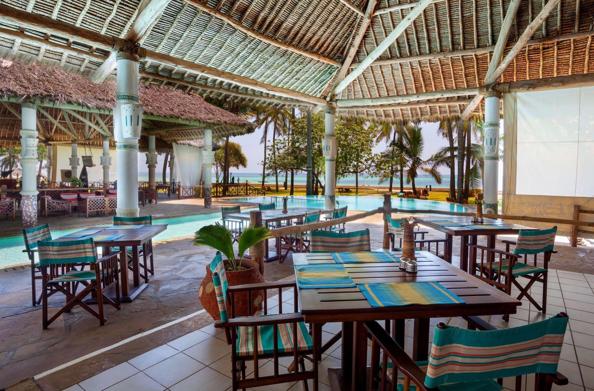 Neptune Village Beach Resort & Spa Galu Ngoại thất bức ảnh