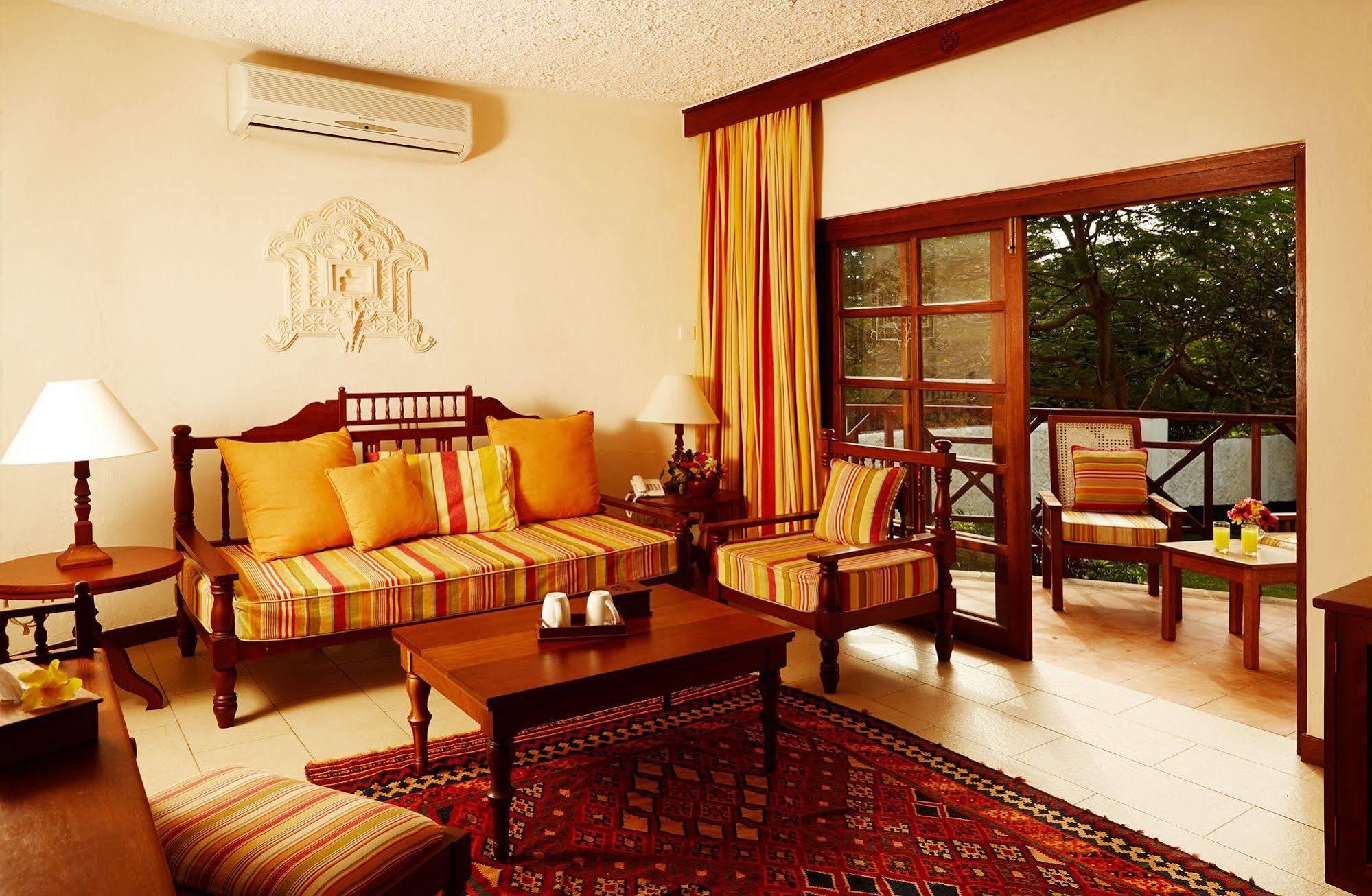 Neptune Village Beach Resort & Spa Galu Ngoại thất bức ảnh