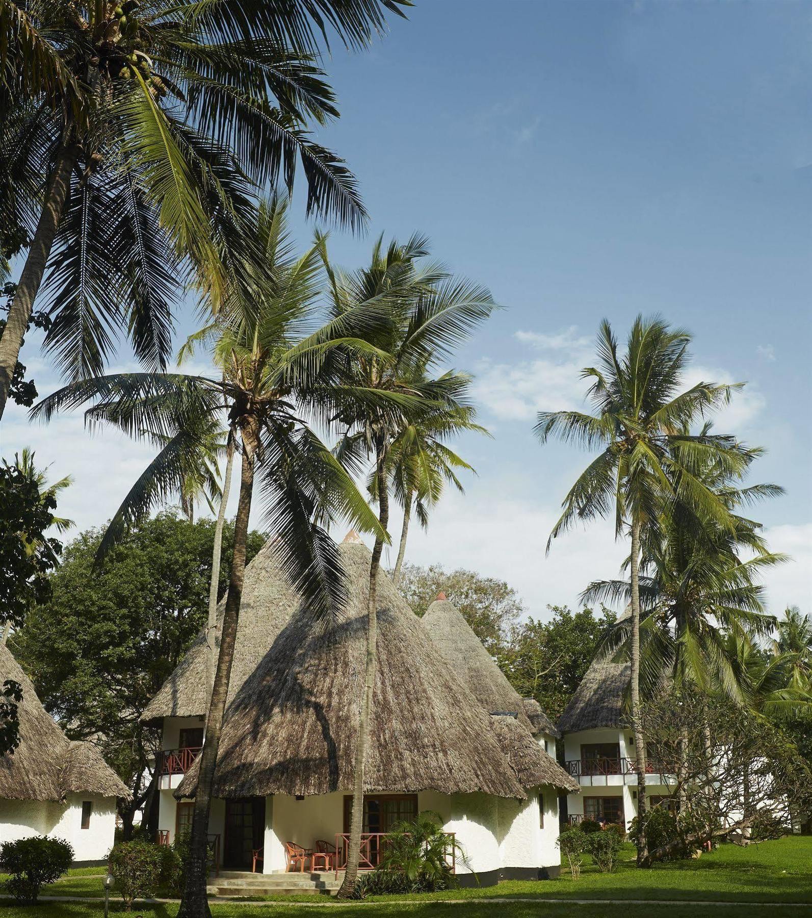 Neptune Village Beach Resort & Spa Galu Ngoại thất bức ảnh