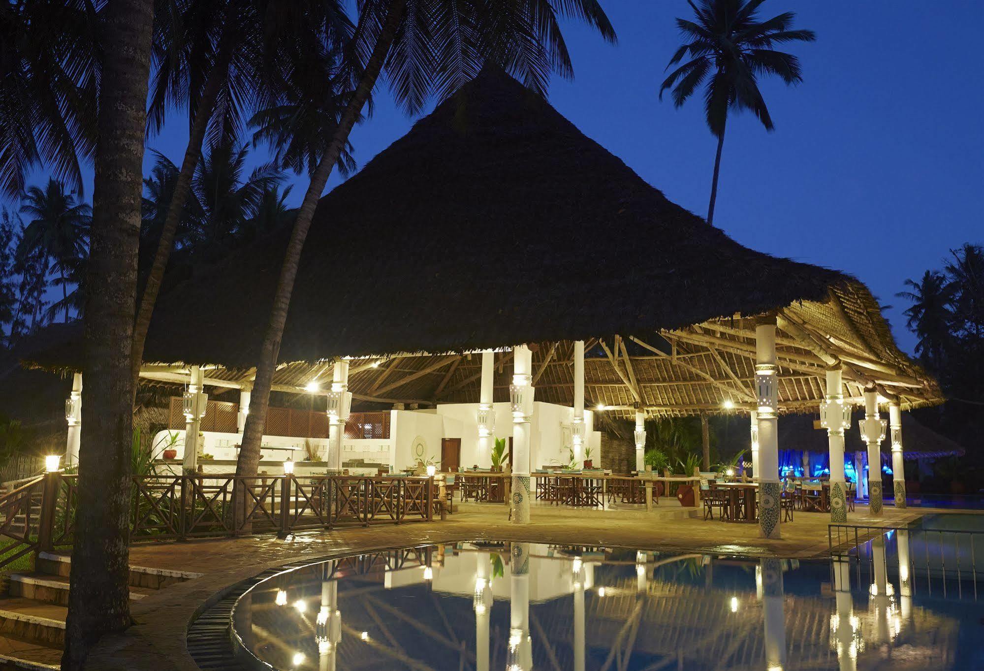 Neptune Village Beach Resort & Spa Galu Ngoại thất bức ảnh