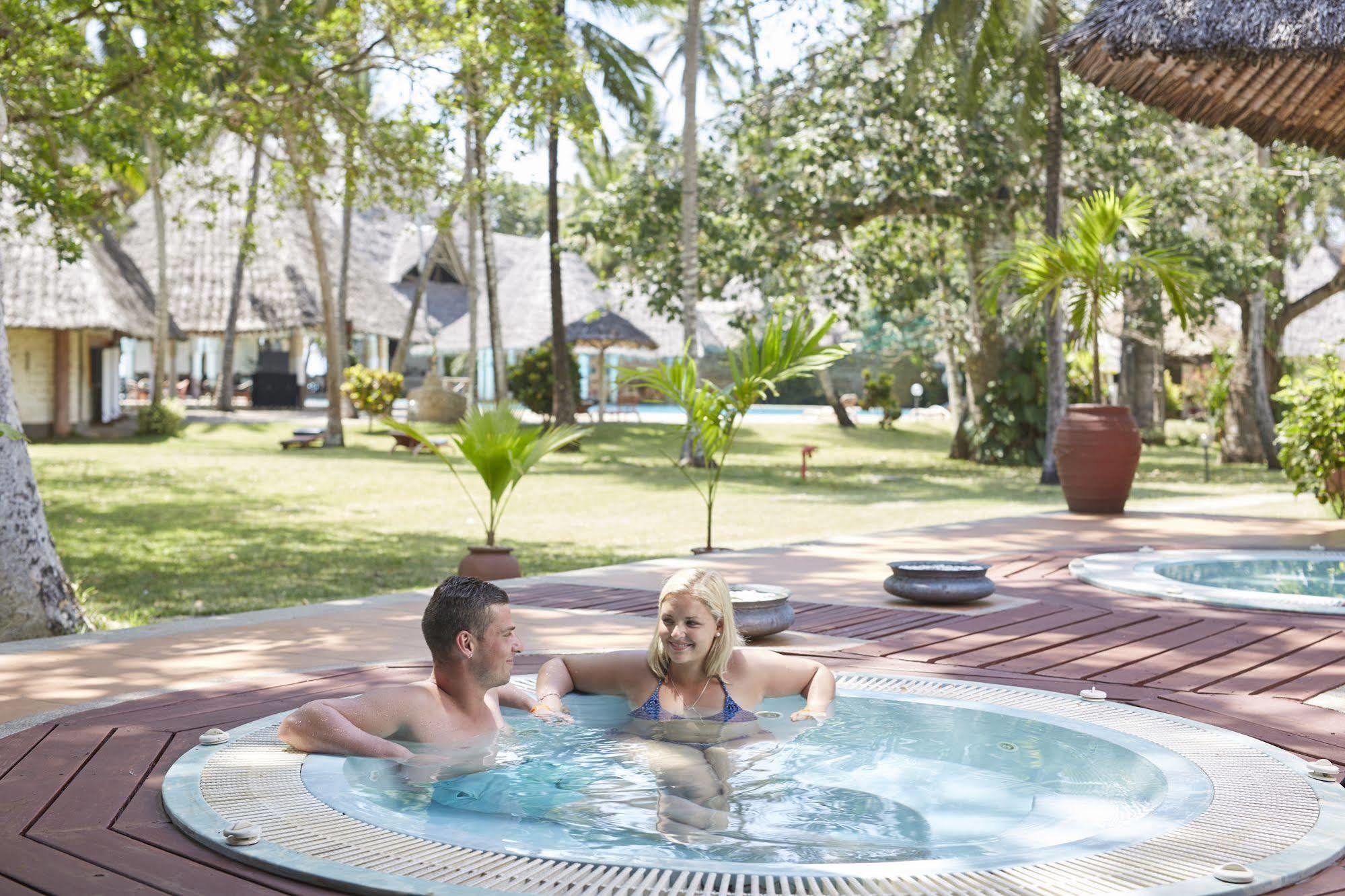 Neptune Village Beach Resort & Spa Galu Ngoại thất bức ảnh