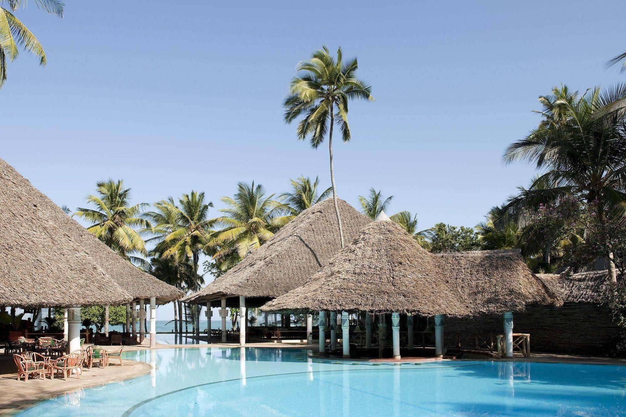 Neptune Village Beach Resort & Spa Galu Ngoại thất bức ảnh