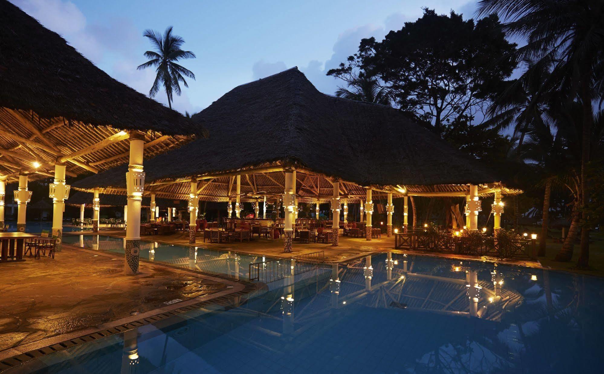Neptune Village Beach Resort & Spa Galu Ngoại thất bức ảnh