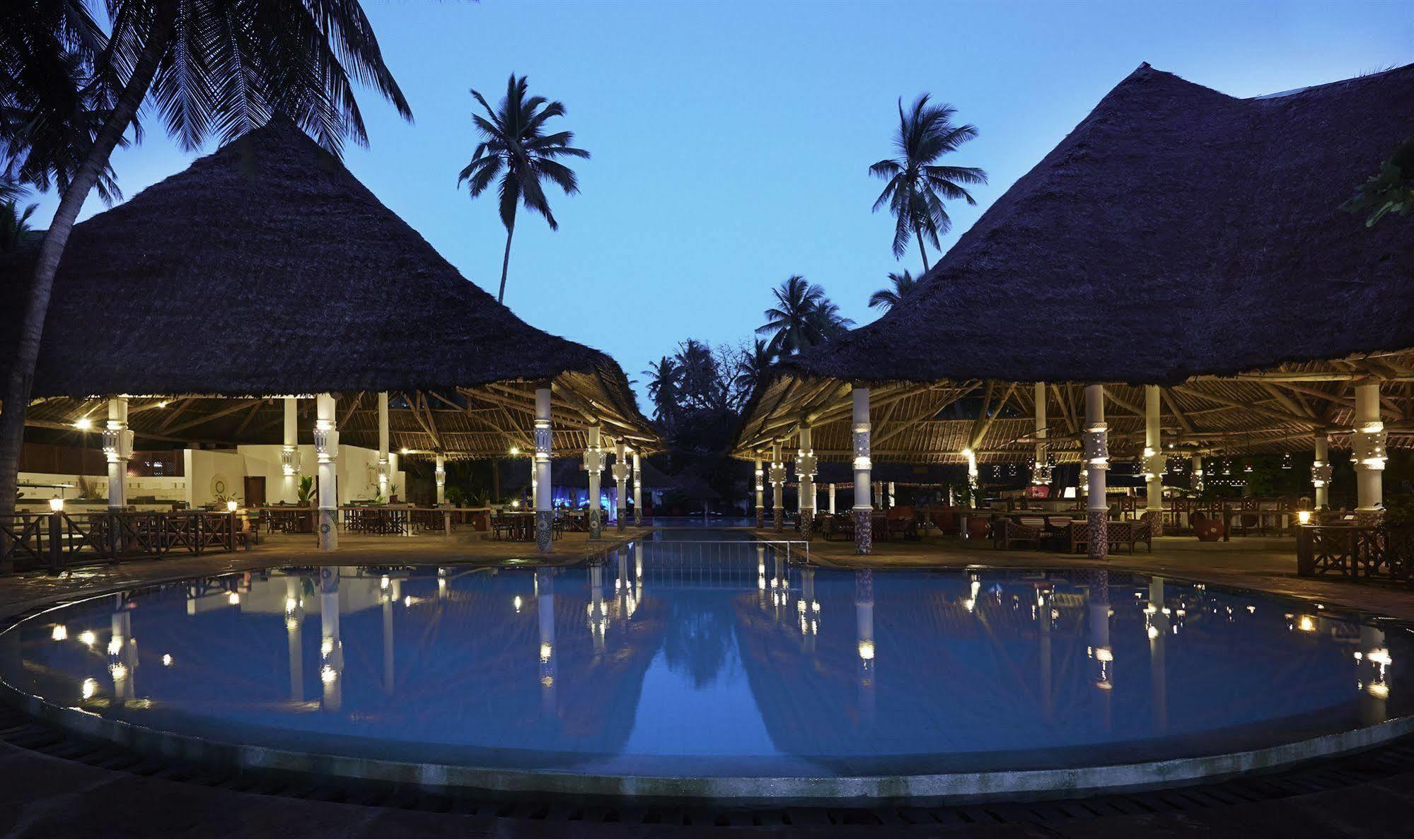 Neptune Village Beach Resort & Spa Galu Ngoại thất bức ảnh